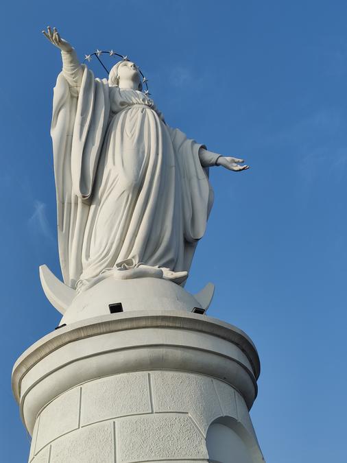 Statue of the Blessed virgin Mary atop Cerro San Cristóbal.